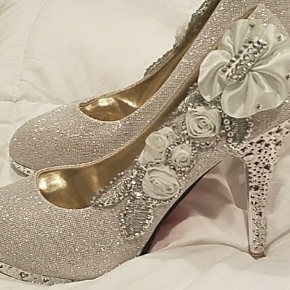 BNHH WEDDING/ PARTY GLITTER PUMPS